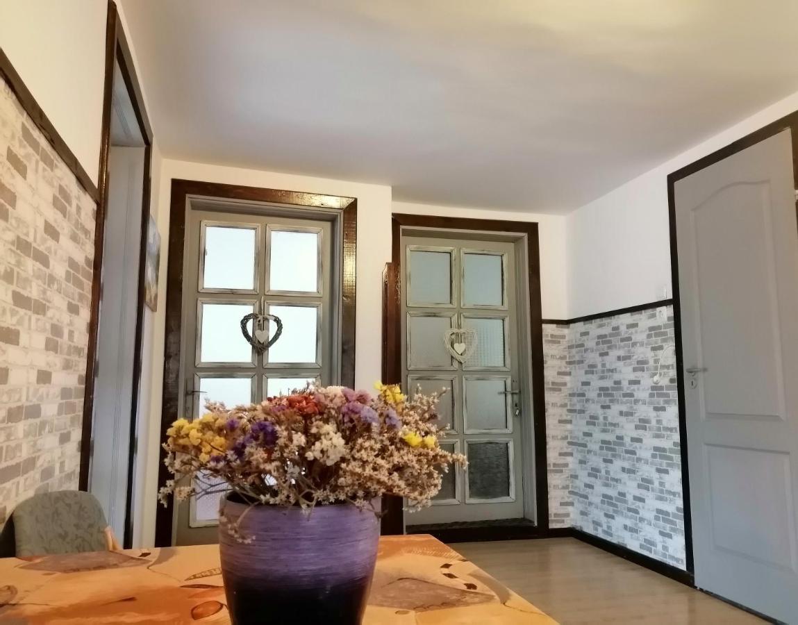 Apartament Sarco Villa วาตราดอร์เนย์ ภายนอก รูปภาพ